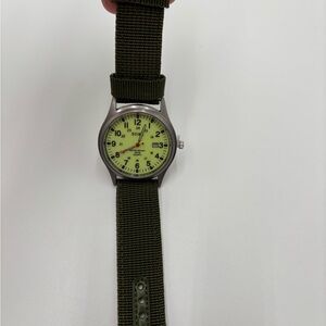 Military army man’s watch canvas strap green USA analog, quartz date